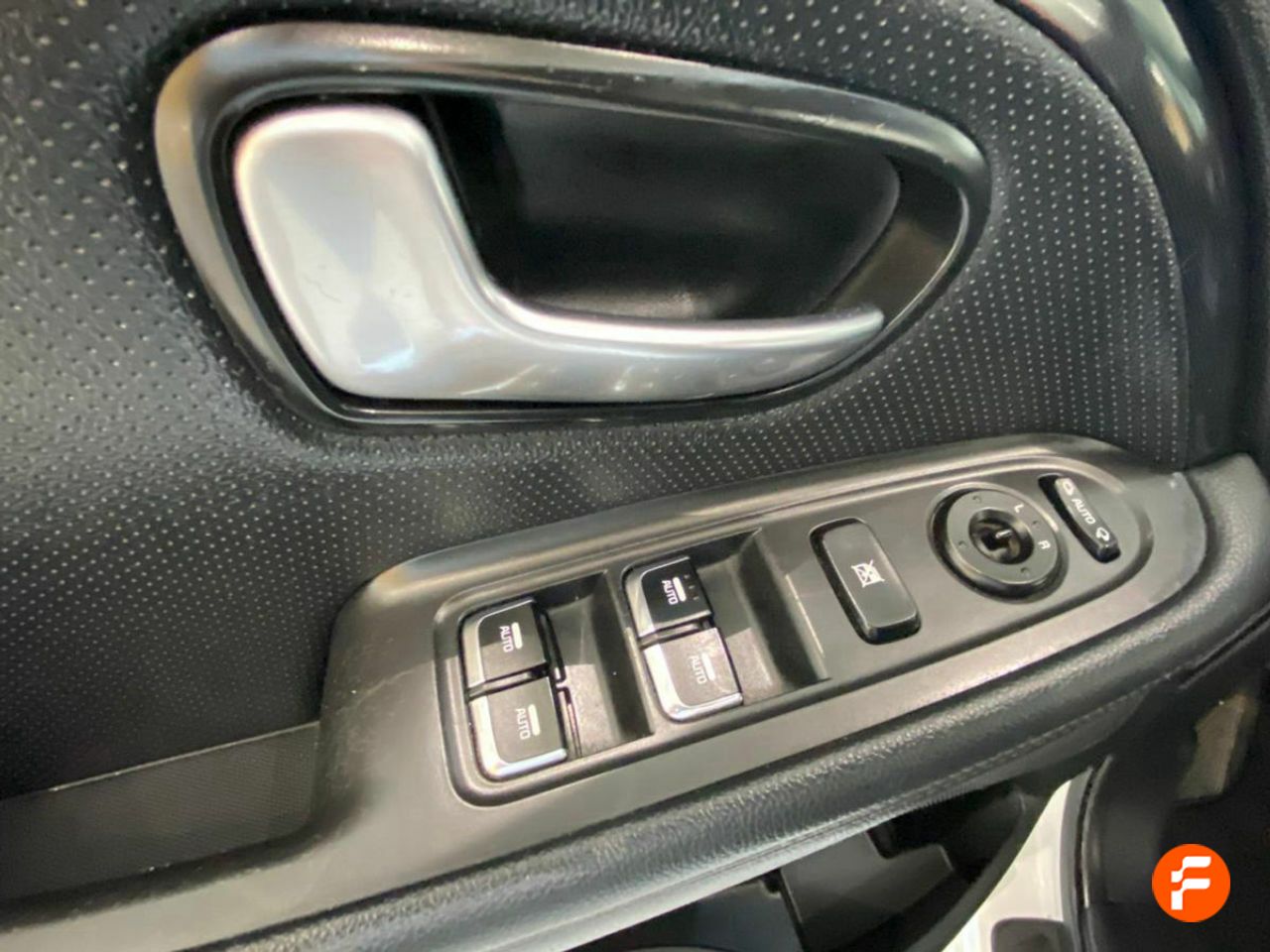 Foto Kia Carens 25