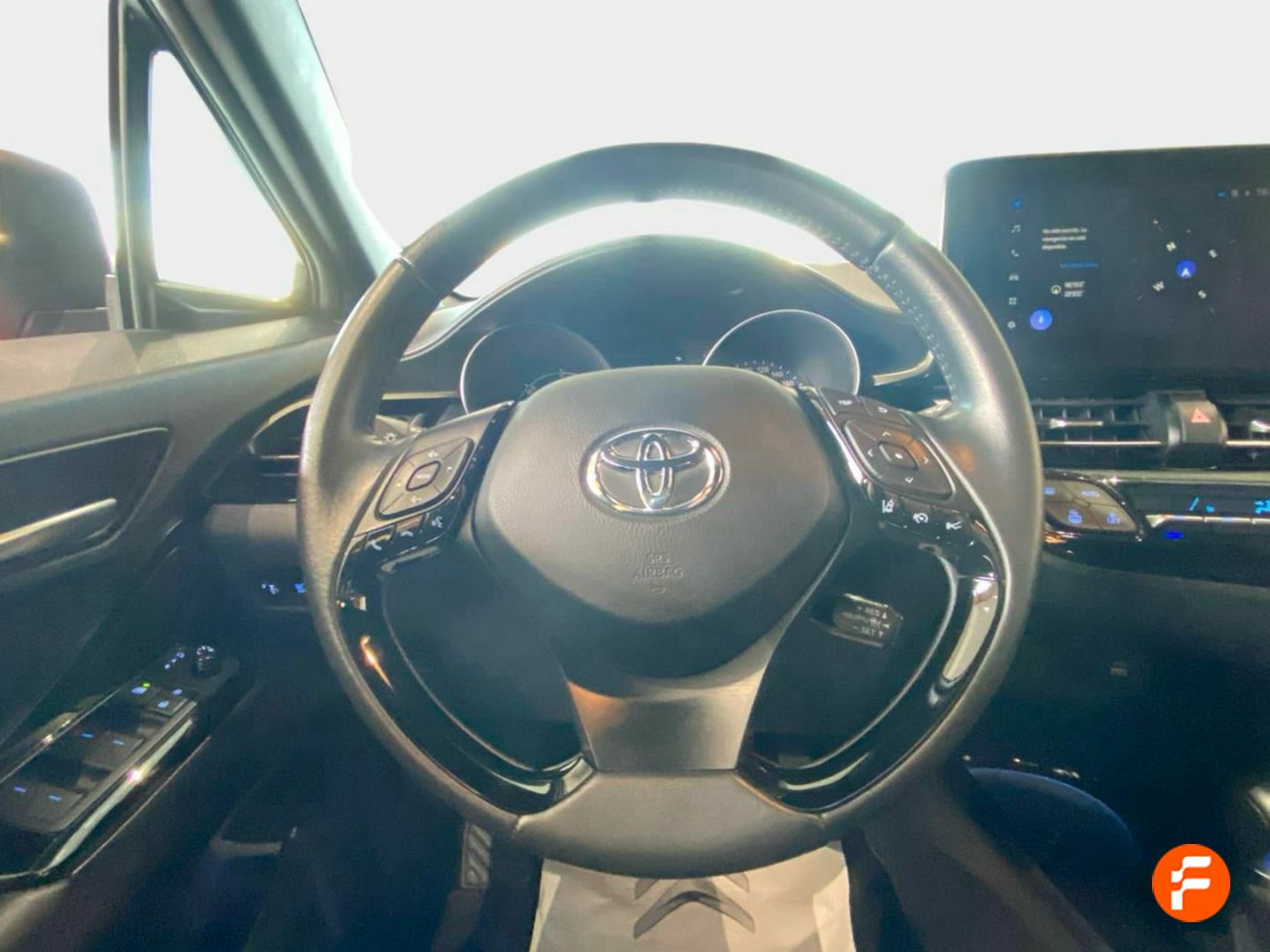 Foto Toyota C-HR 8