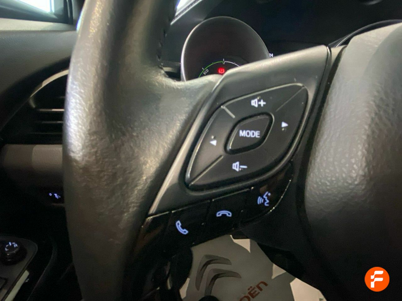 Foto Toyota C-HR 11