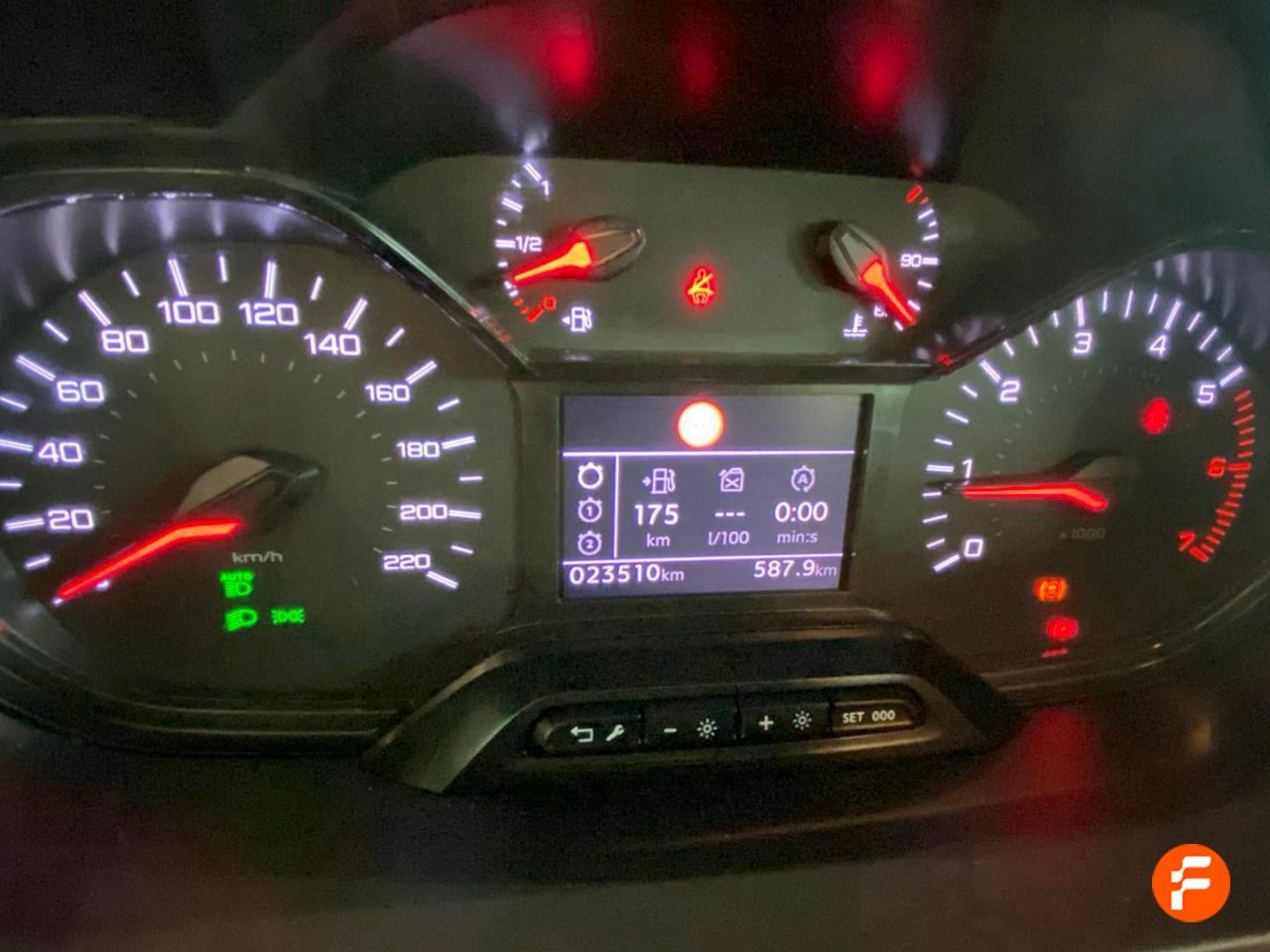 Foto Peugeot Rifter 10