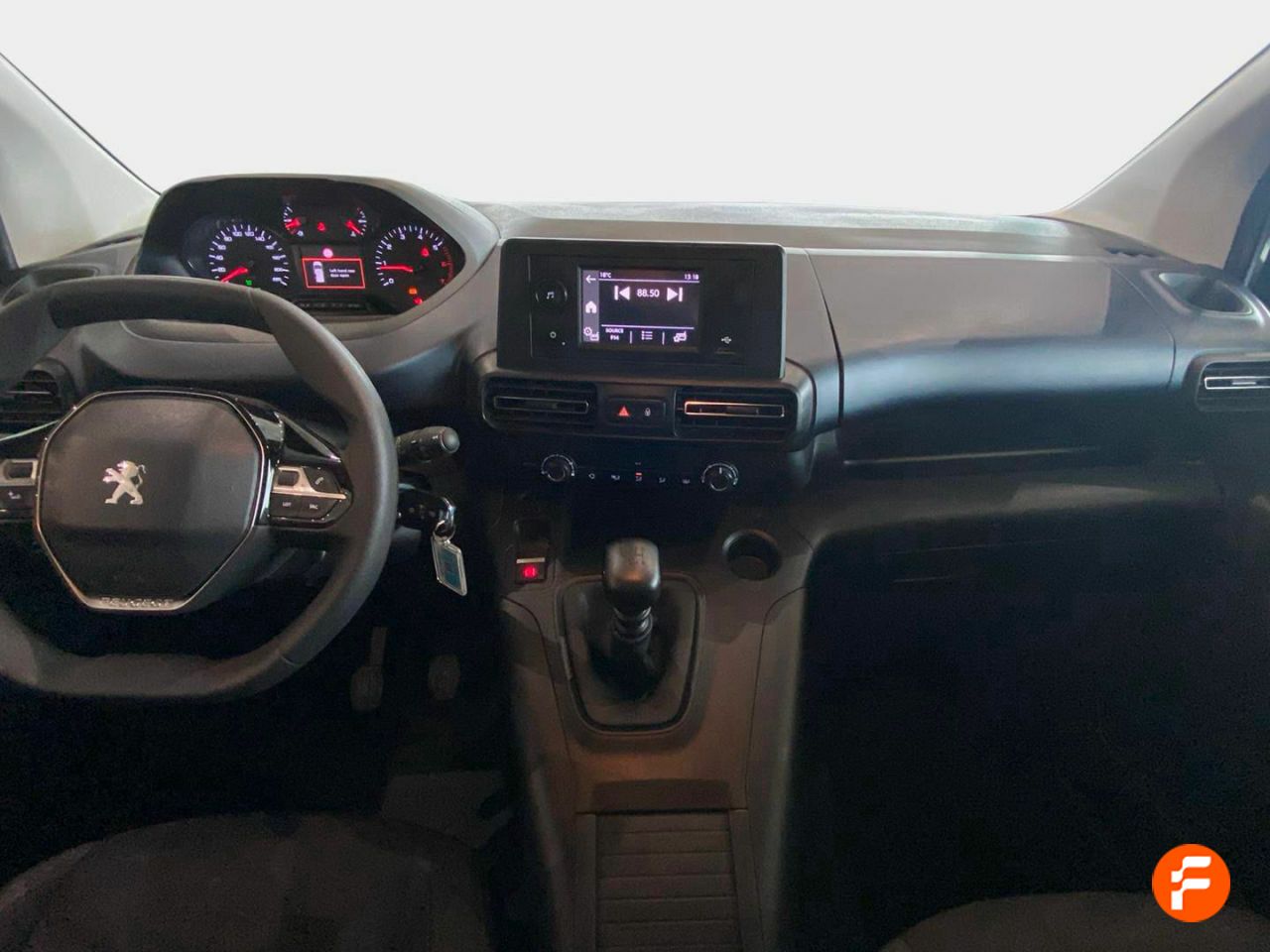 Foto Peugeot Rifter 12
