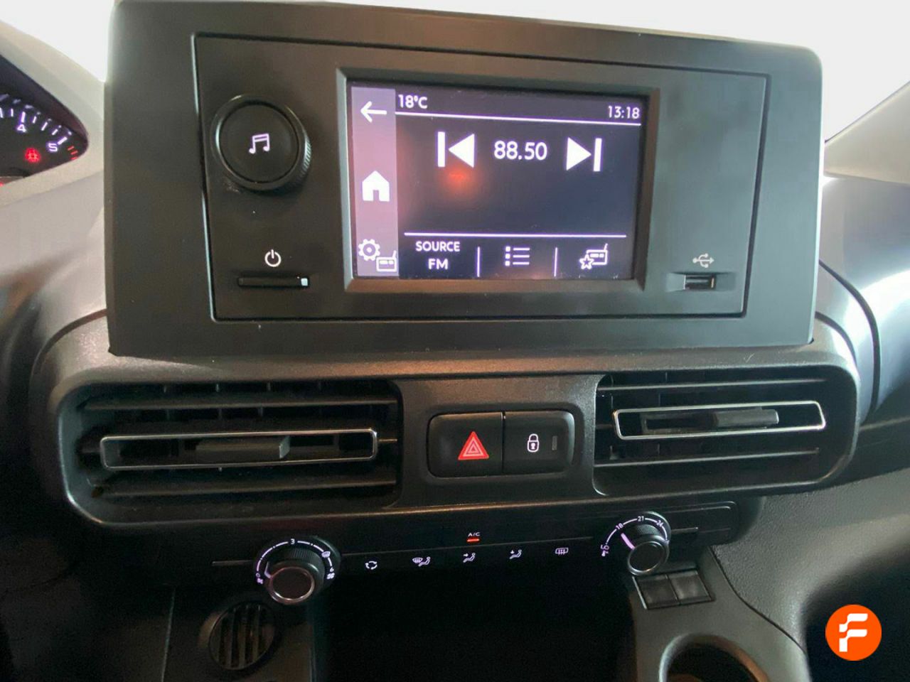 Foto Peugeot Rifter 13