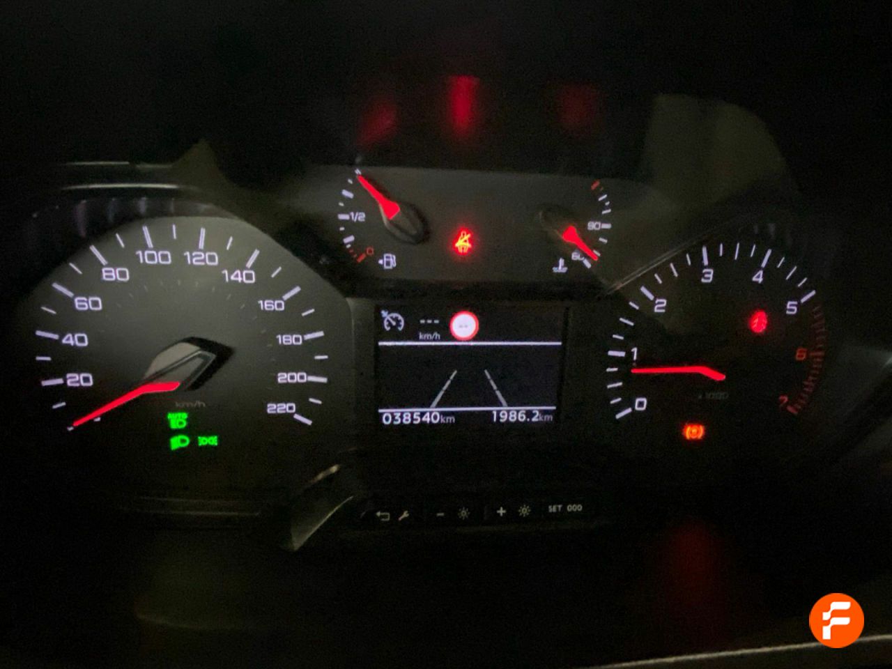 Foto Peugeot Rifter 10