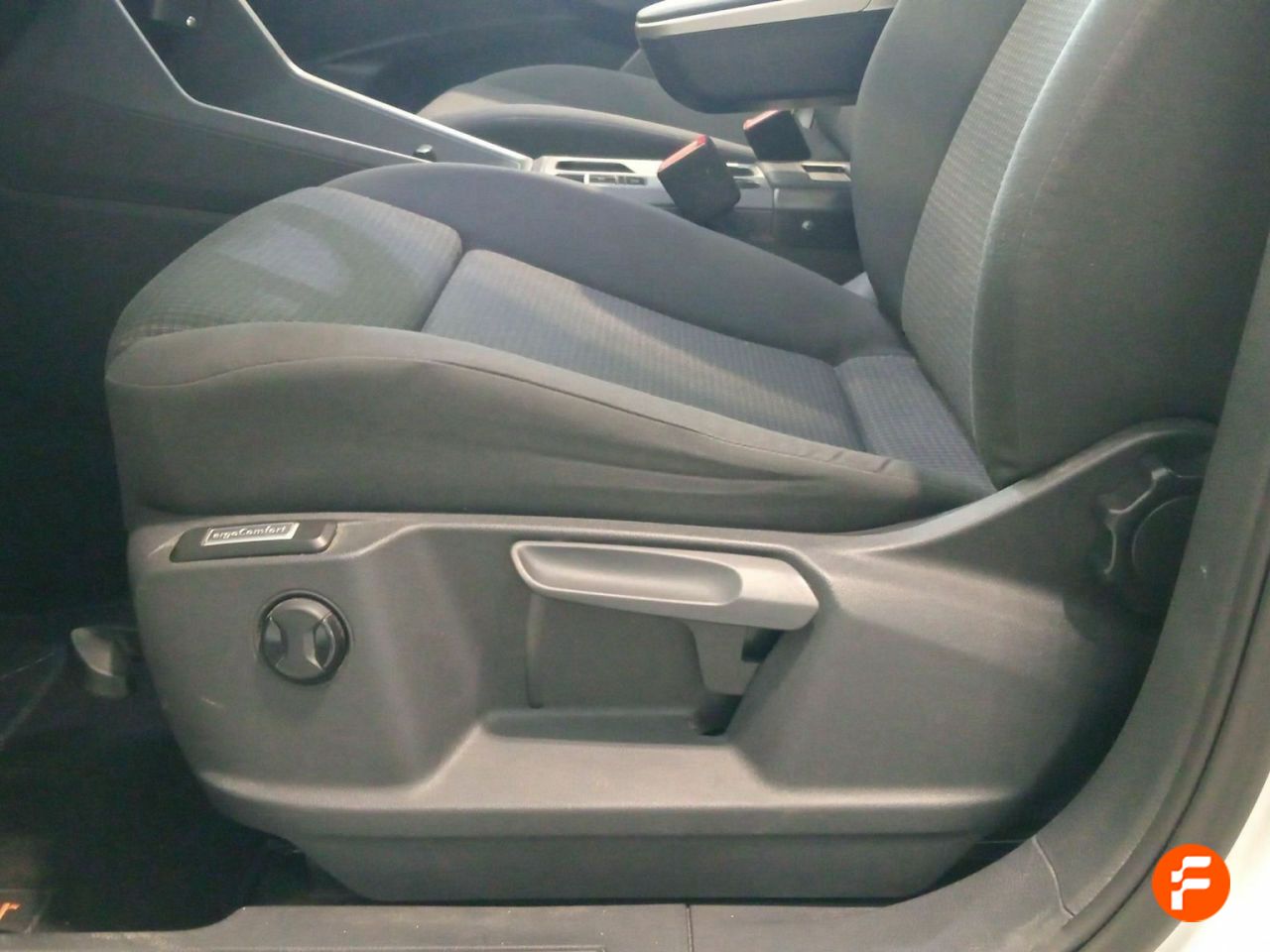 Foto Volkswagen Caddy 30