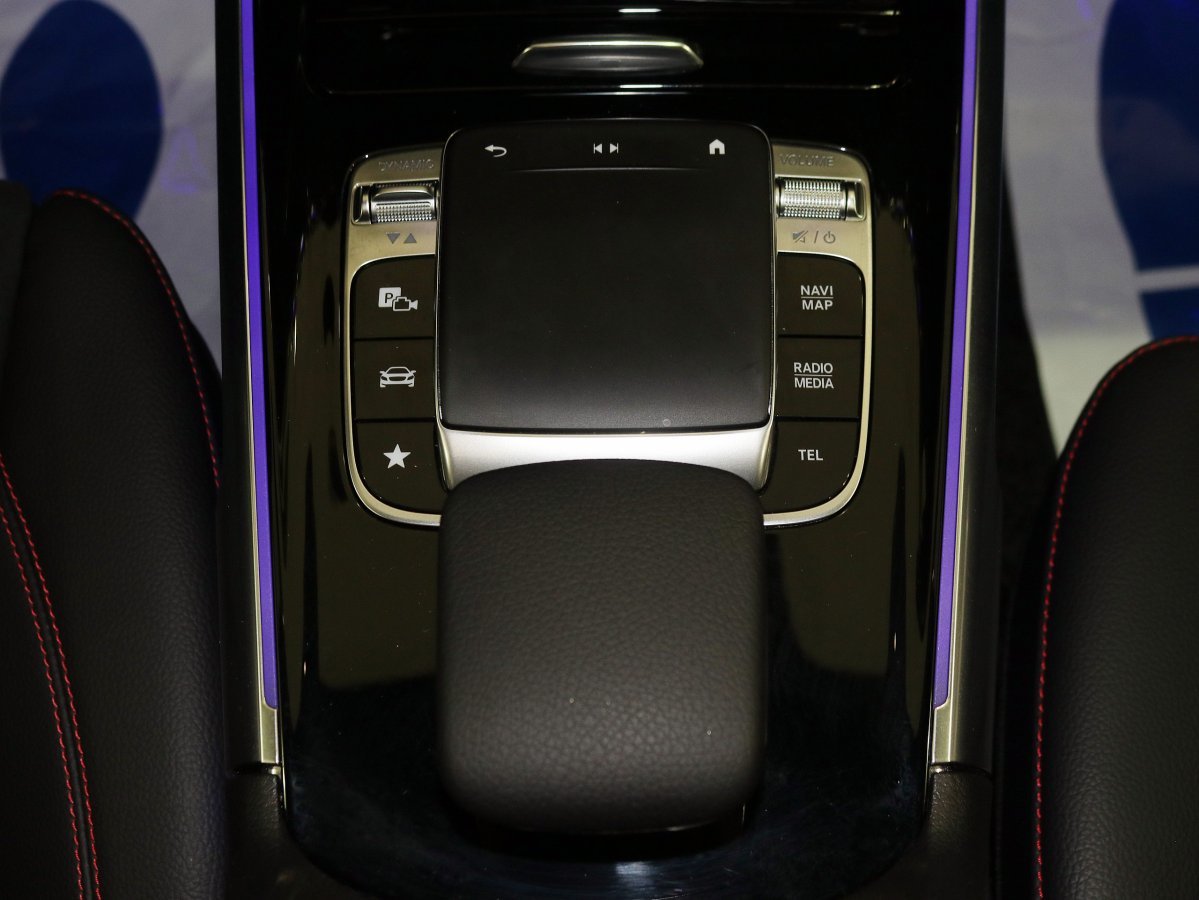 Foto Mercedes-Benz Clase GLB 26