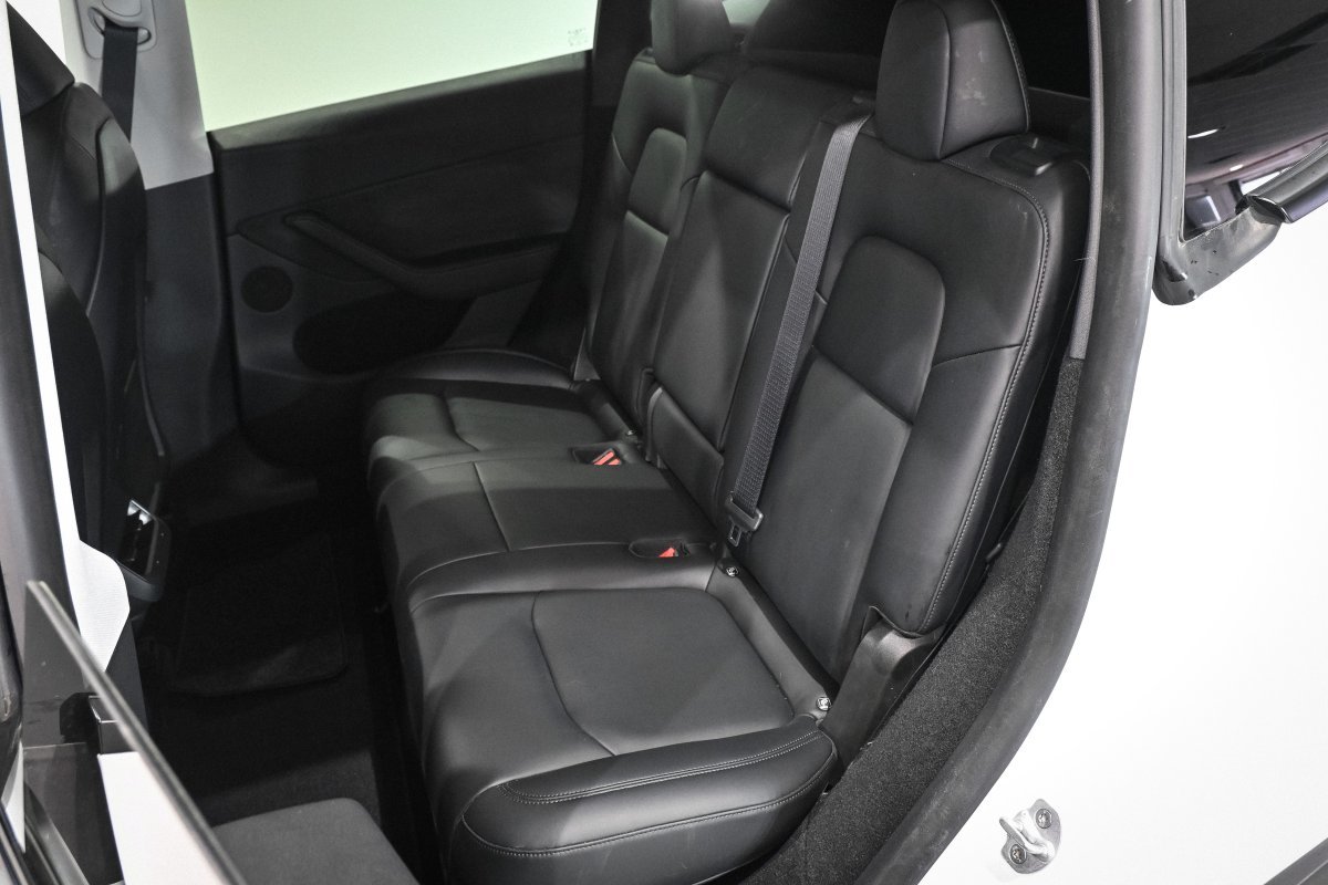 Foto Tesla Model Y 11