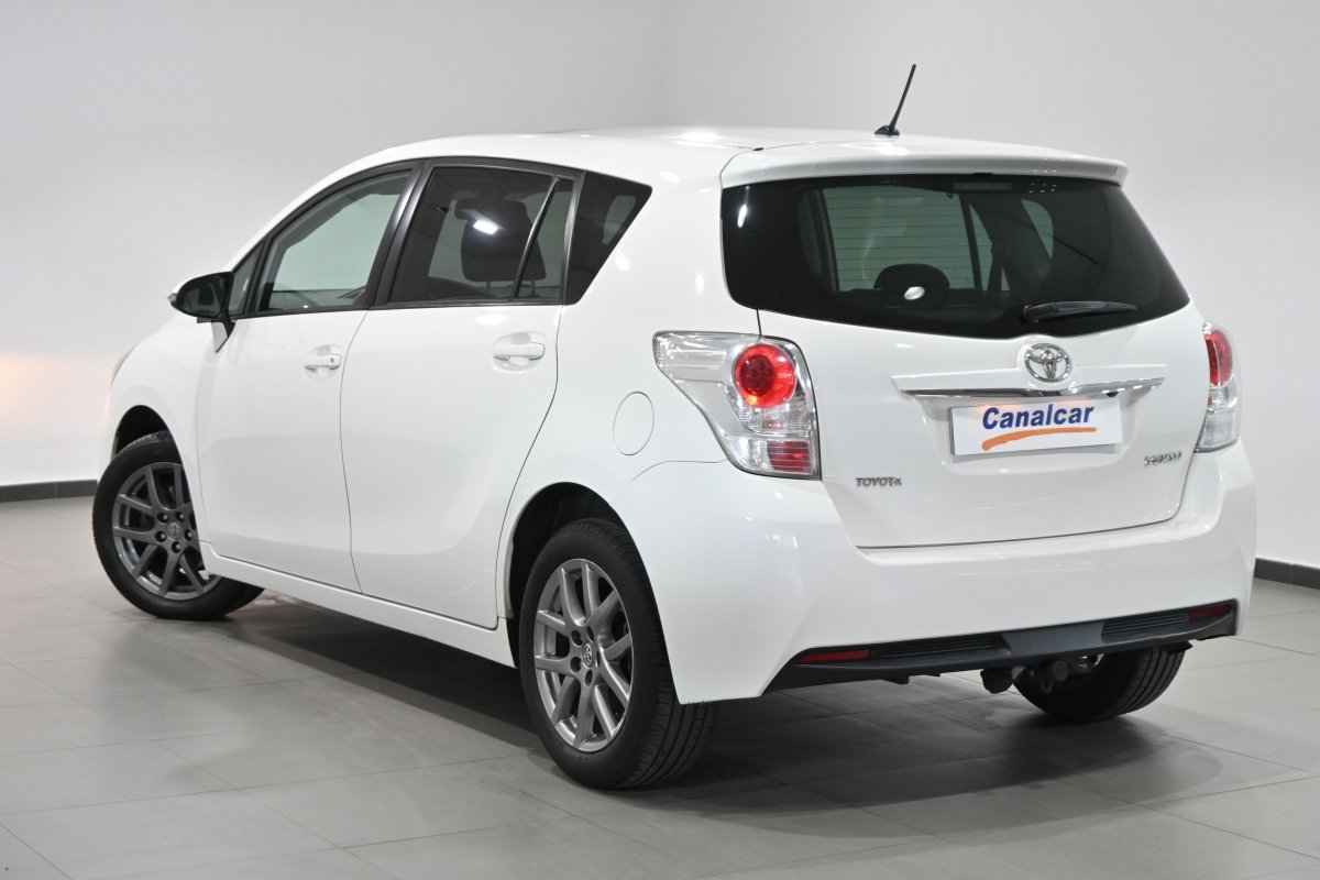 Foto Toyota Corolla Verso 6
