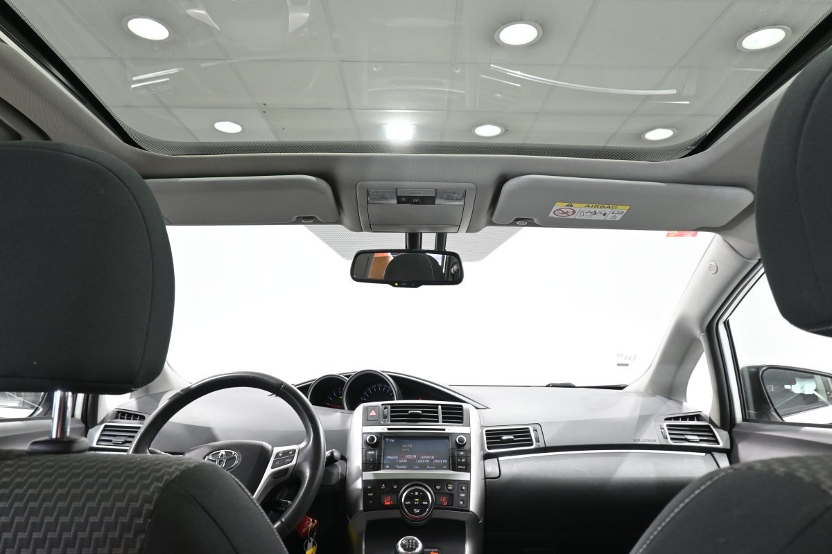 Foto Toyota Corolla Verso 26