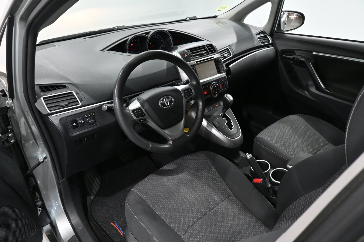 Foto Toyota Corolla Verso 10