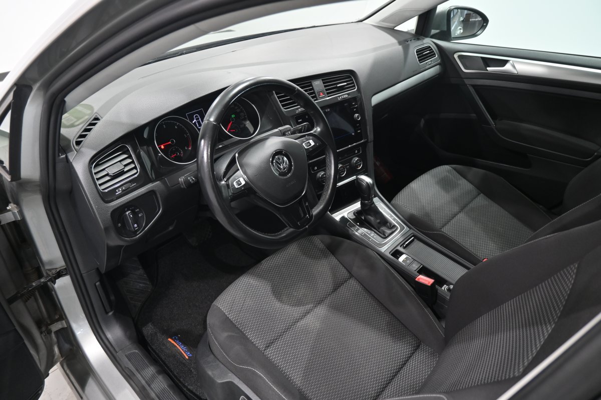 Foto Volkswagen Golf 9