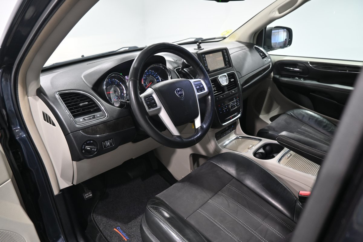 Foto Lancia Voyager 10