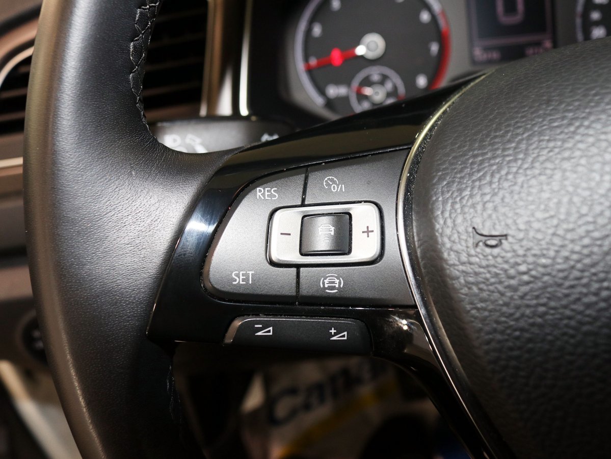 Foto Volkswagen T-Roc 20