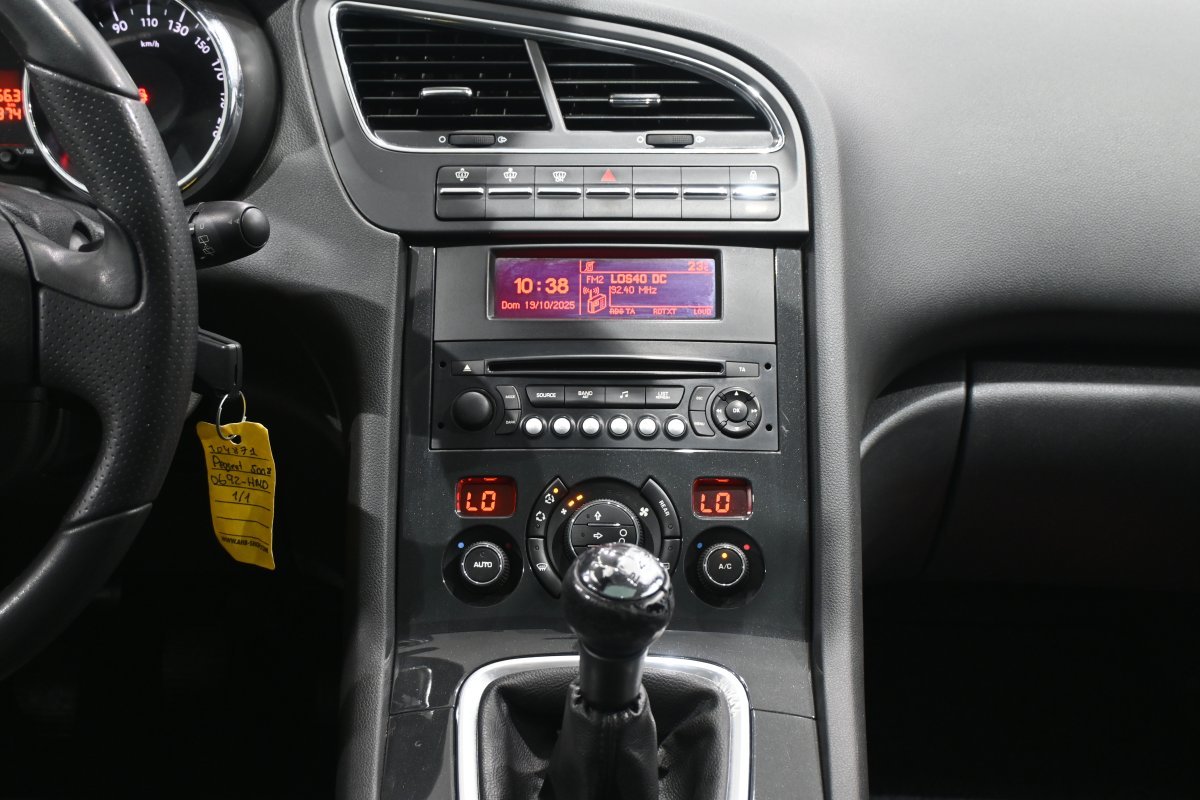 Foto Peugeot 5008 21