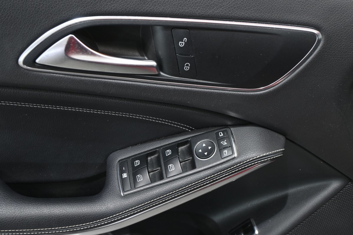 Foto Mercedes-Benz Clase GLA 30