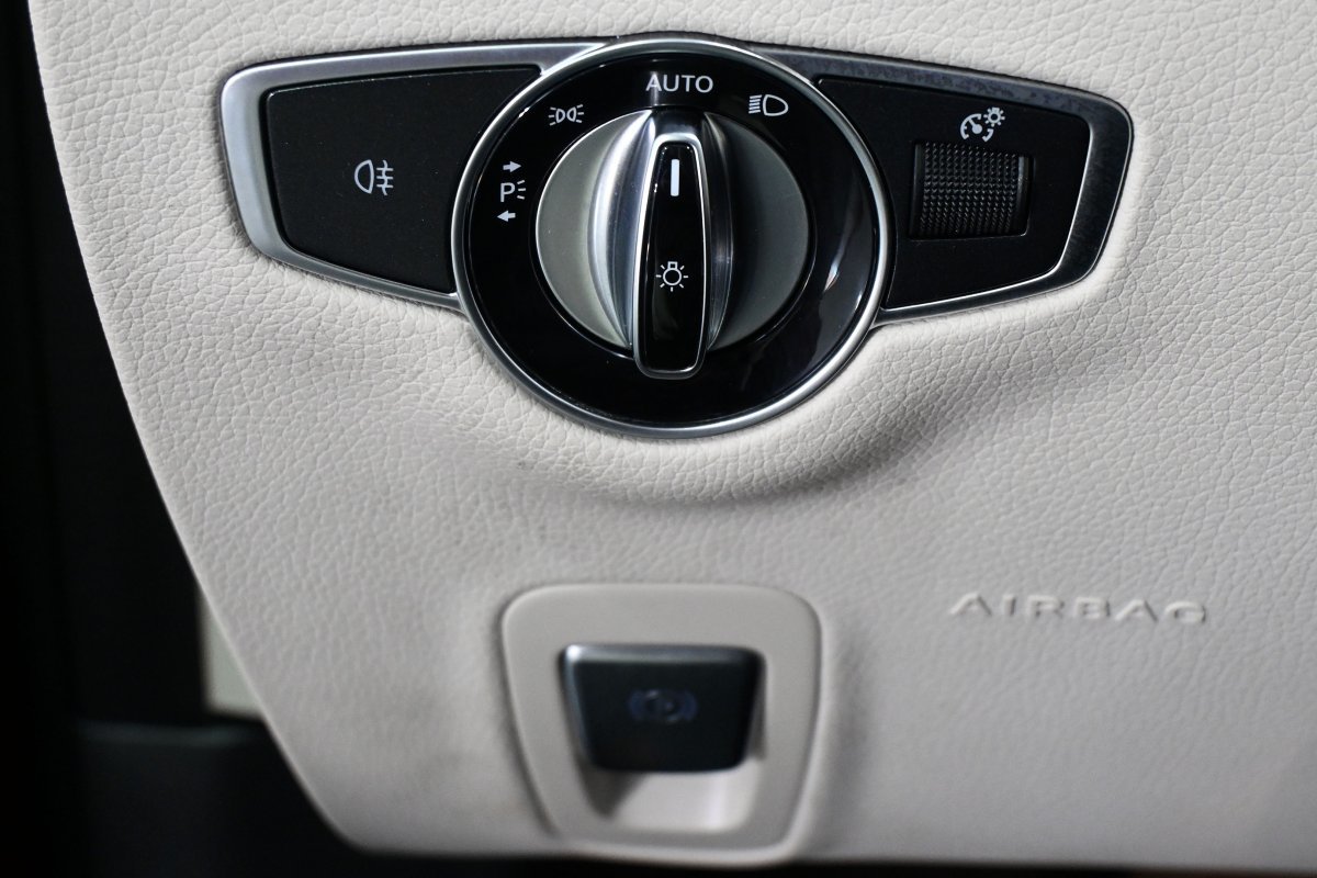 Foto Mercedes-Benz Clase E 30