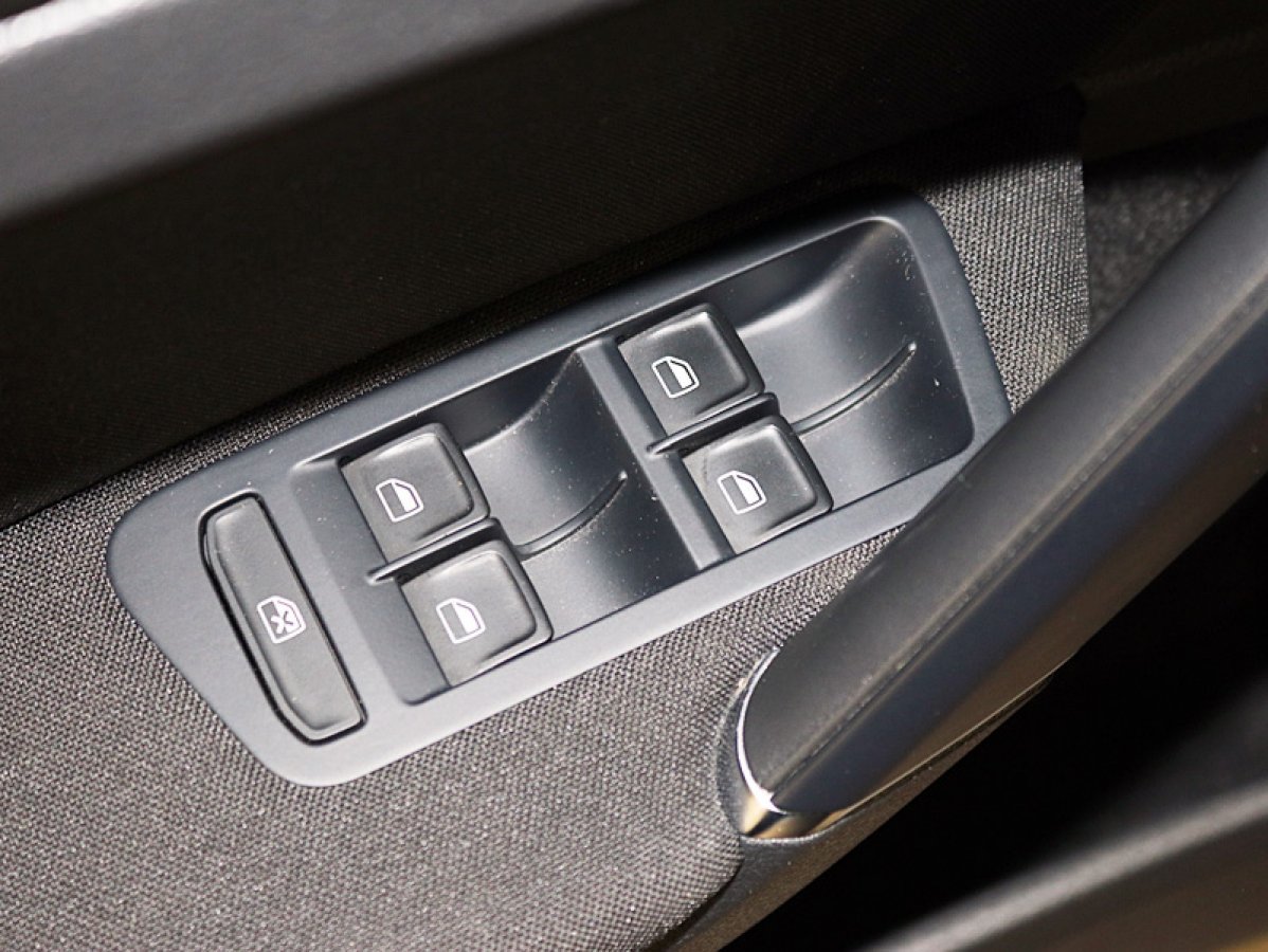 Foto Volkswagen Golf 27