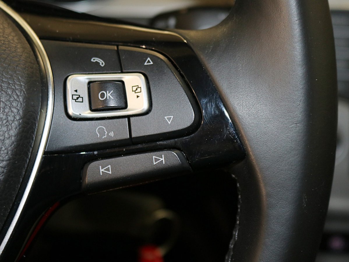 Foto Volkswagen Golf 31