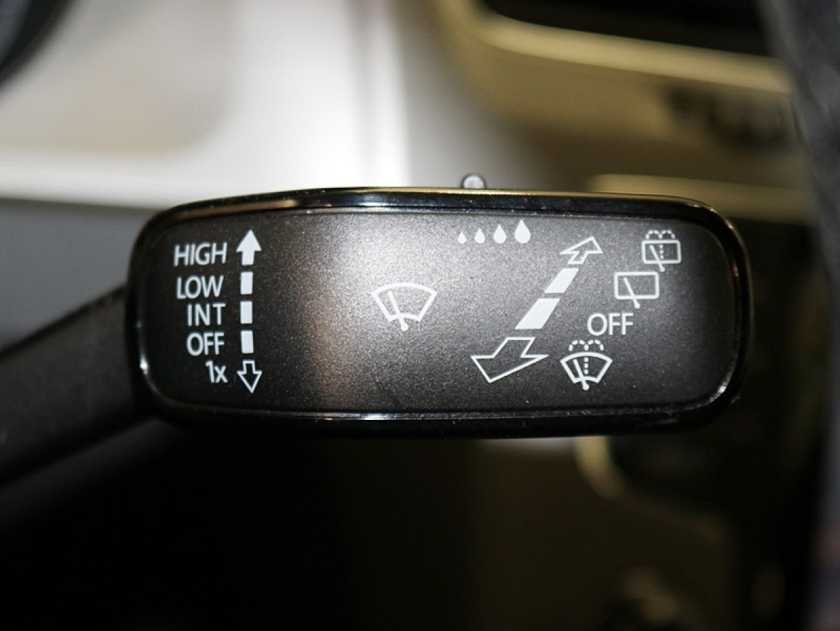 Foto Volkswagen Golf 33