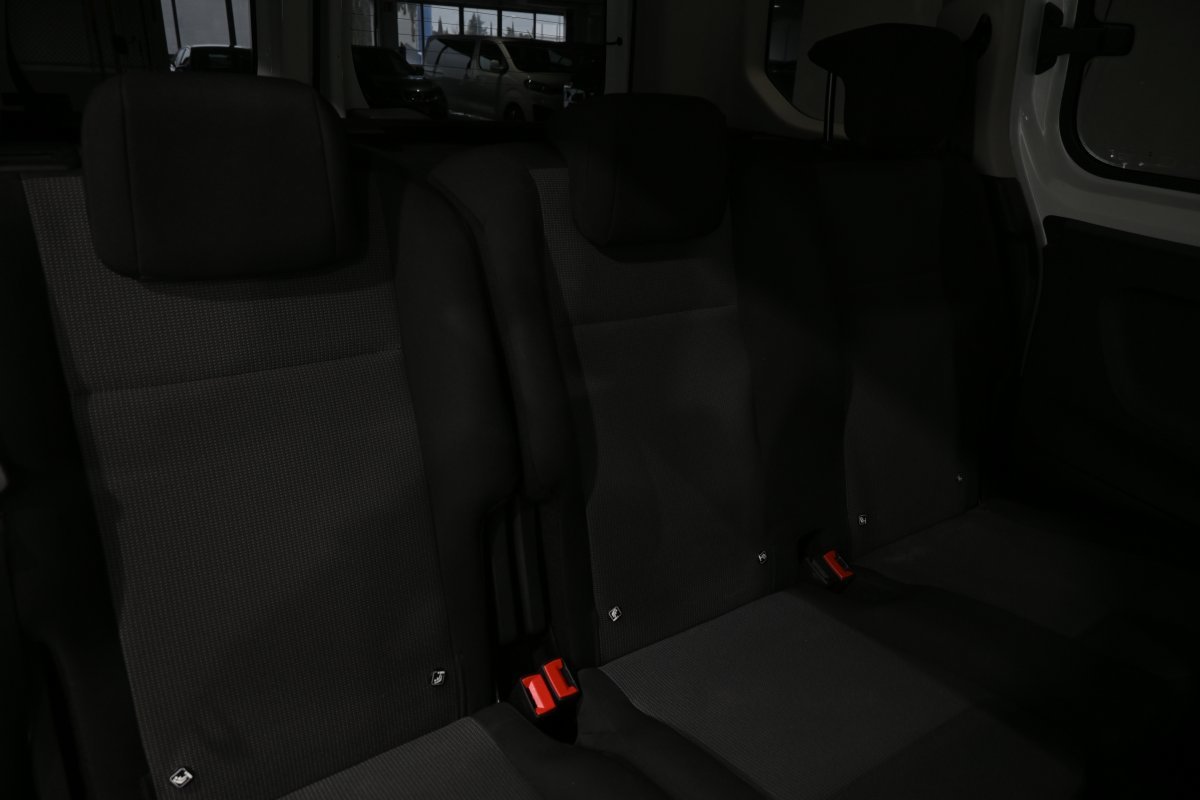 Foto Peugeot Rifter 12