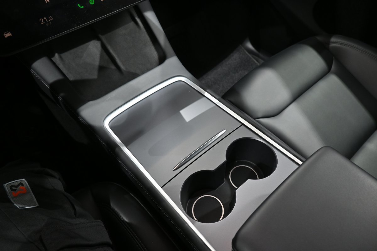 Foto Tesla Model Y 16